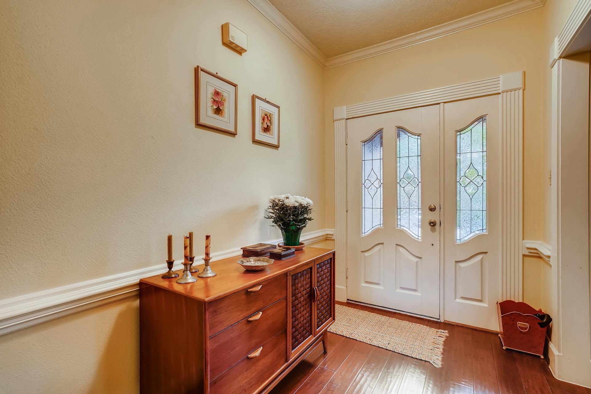 Foyer shoe cabinet